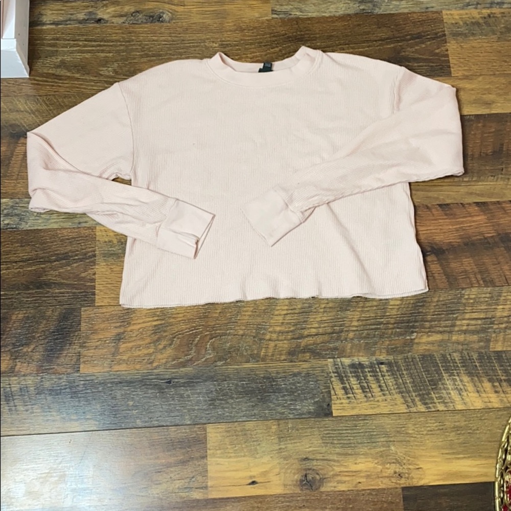 Light pink long sleeve crop top